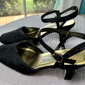 Beverly Hills Polo Club Womens Size 7.5 M  Black Suade 2” Heels n/w/box sku 324
